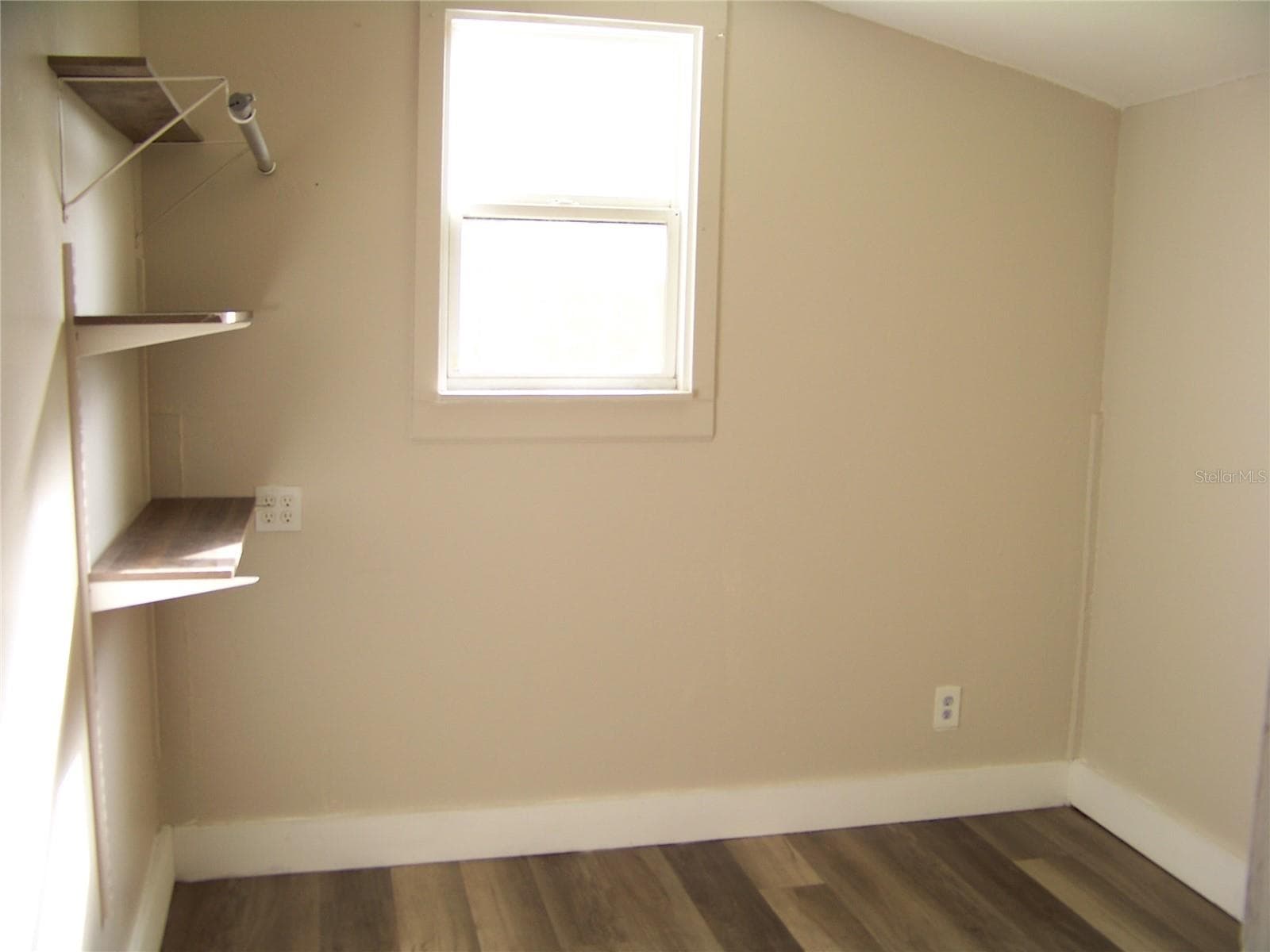 Single Family Residence at 1554 TILLEY AVE, CLEARWATER, photo 9 of 18