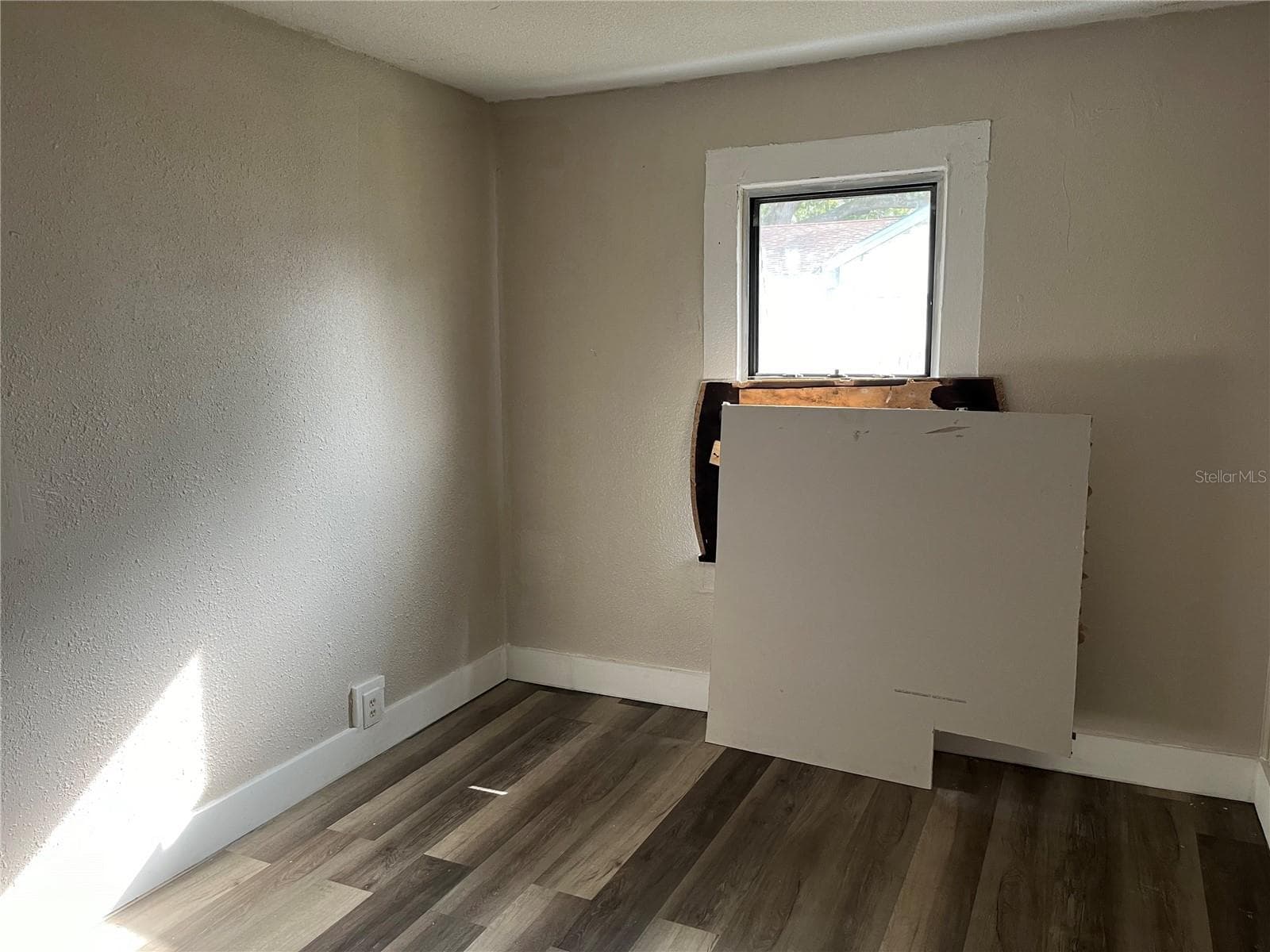 Single Family Residence at 1554 TILLEY AVE, CLEARWATER, photo 10 of 18