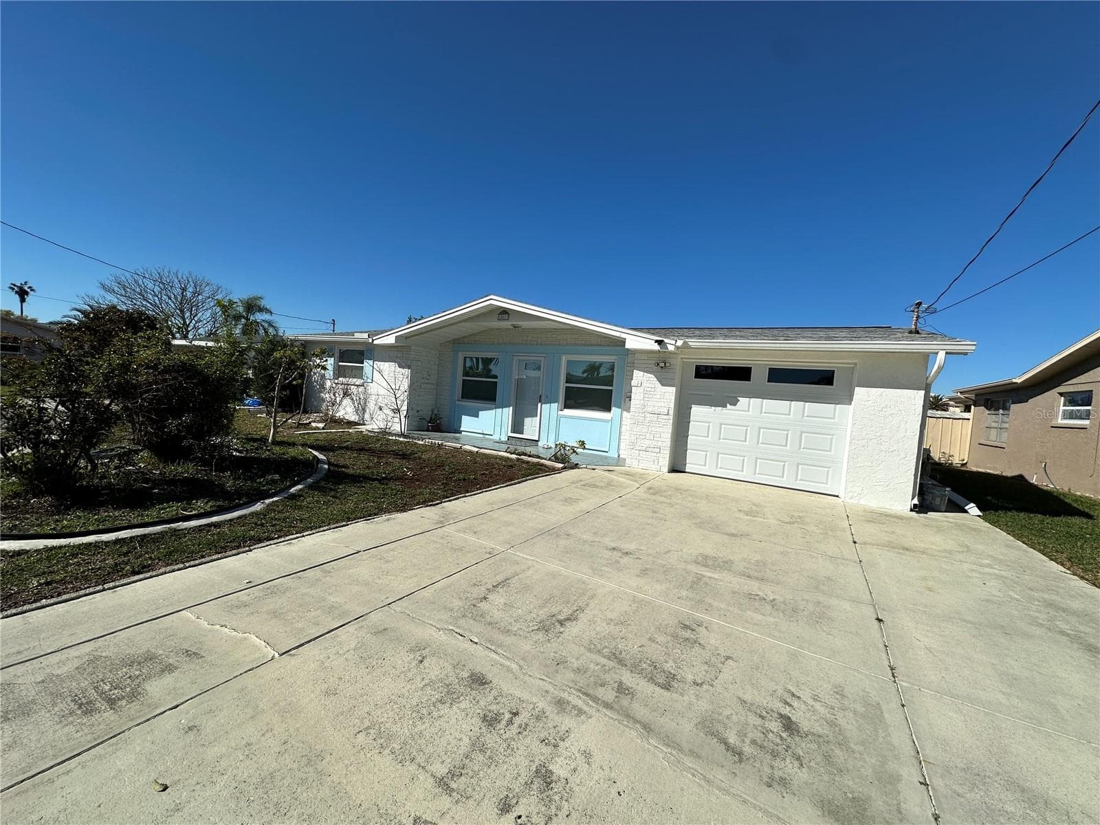 Single Family Residence at 12613 4TH ISLE, HUDSON, photo 2 of 41