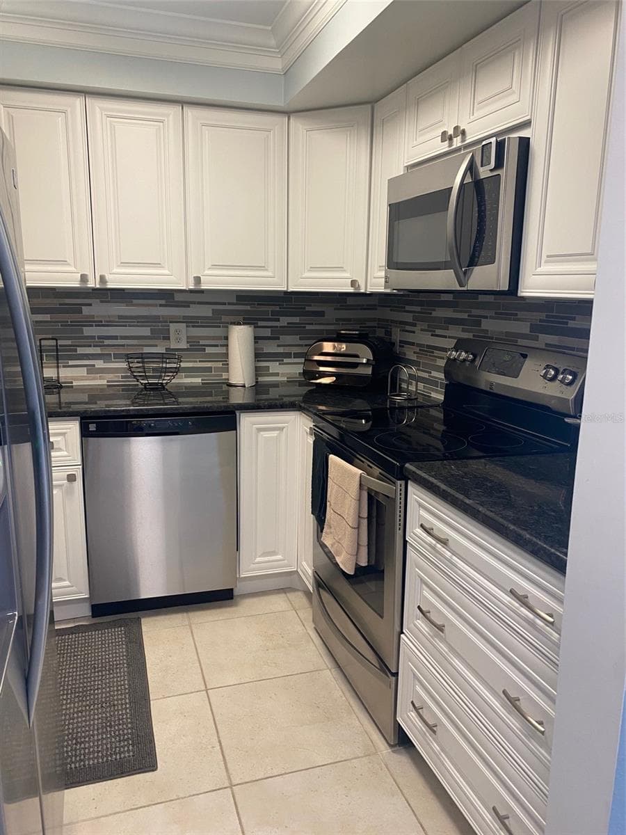 Condominium at 2763 WOODGATE LN #208, SARASOTA, photo 9 of 25