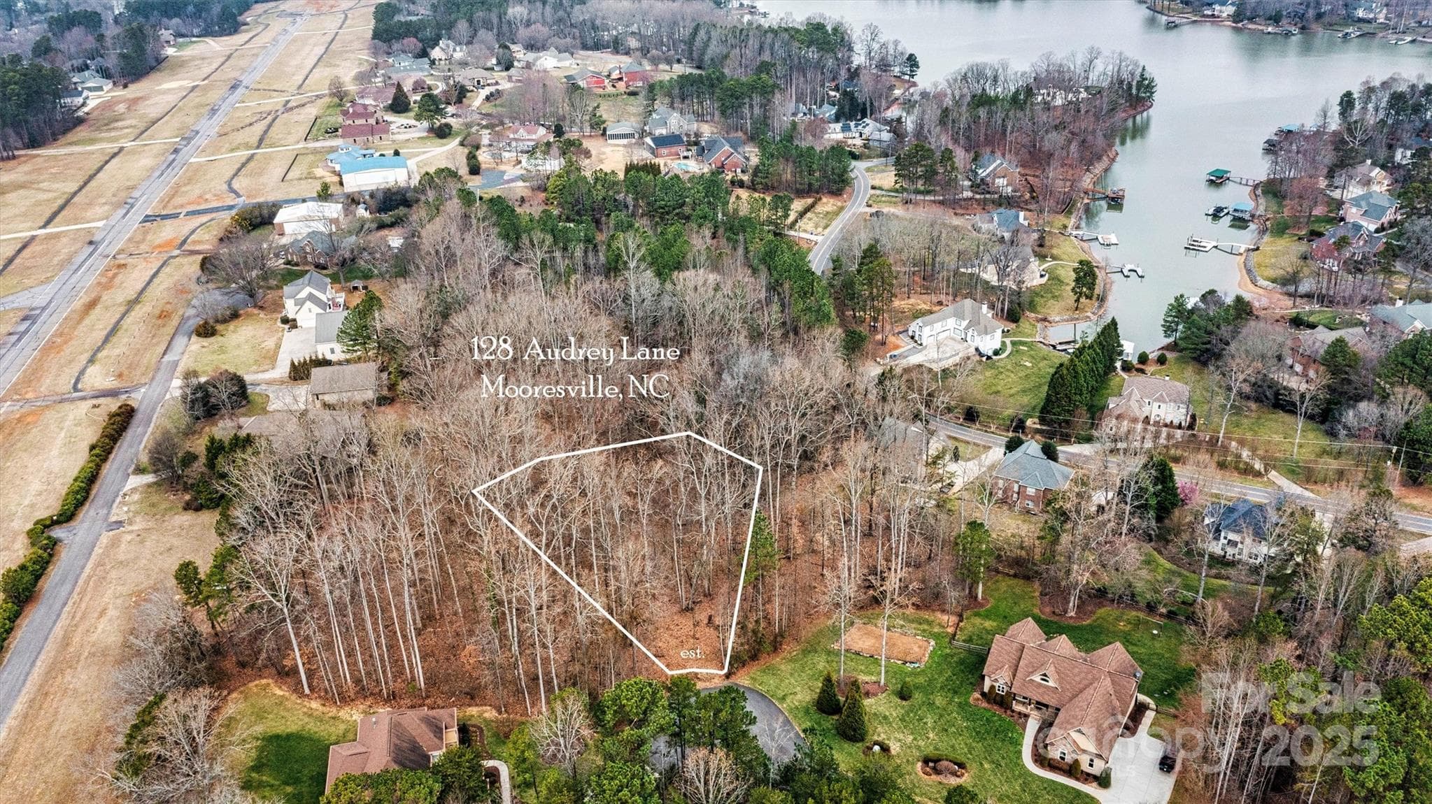 Lot at Mooresville, photo 4 of 8
