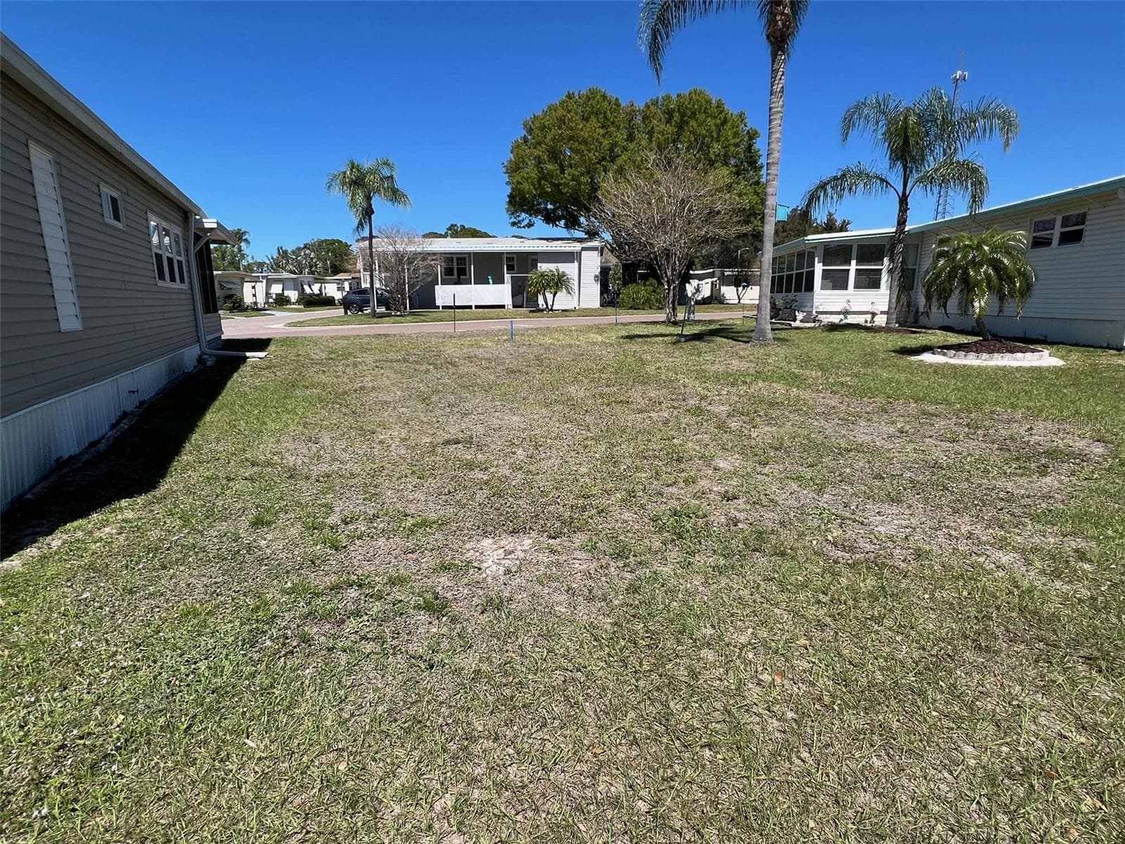 Mobile Home at 29250 US HIGHWAY 19 N #294, CLEARWATER, photo 4 of 31