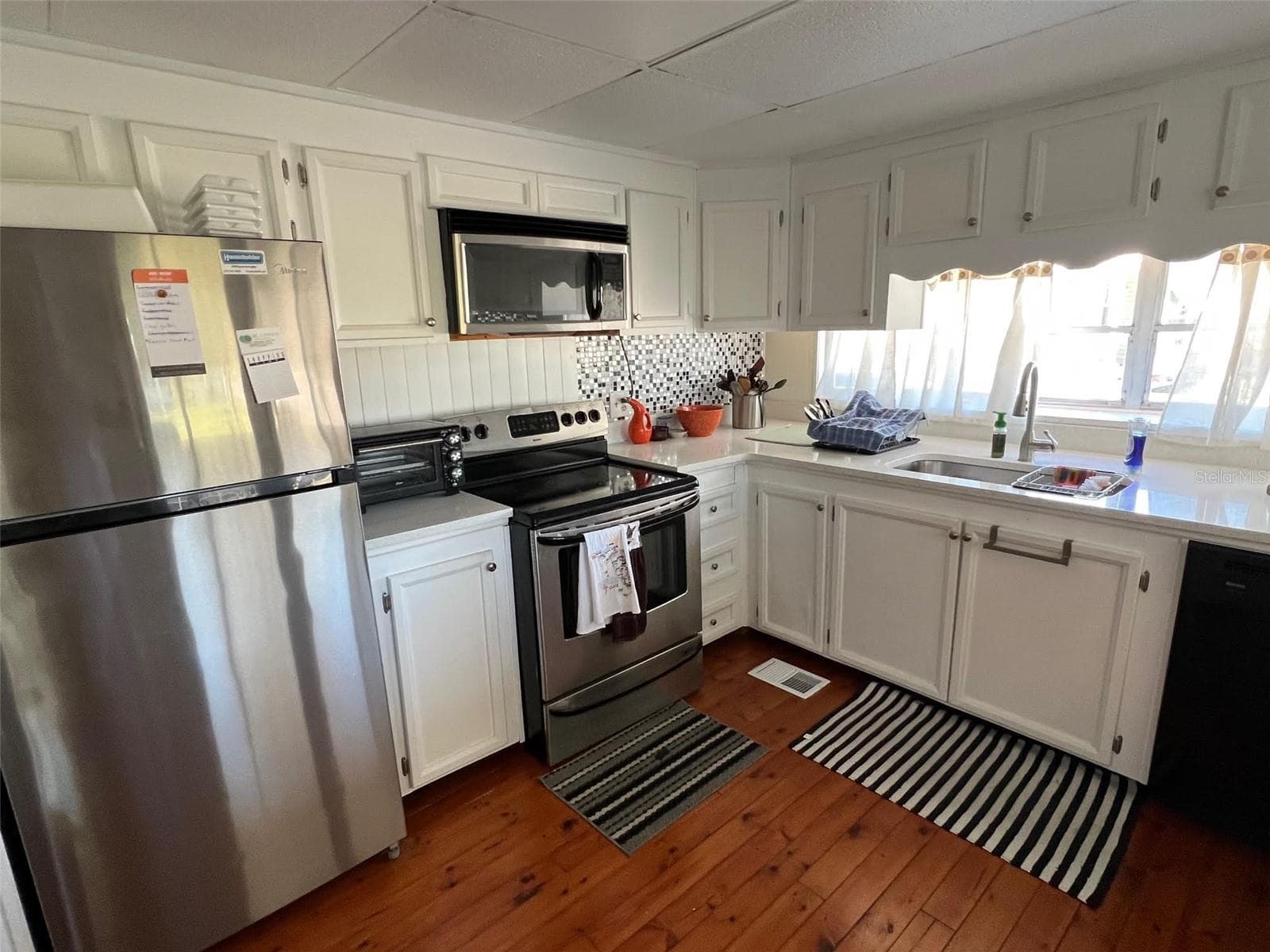Mobile Home at 29250 US HIGHWAY 19 N #294, CLEARWATER, photo 11 of 31