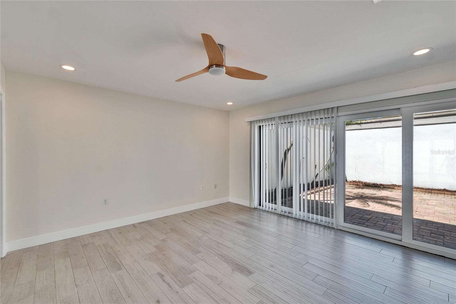 Primary Bedroom - 370 S WOODLANDS DR, OLDSMAR