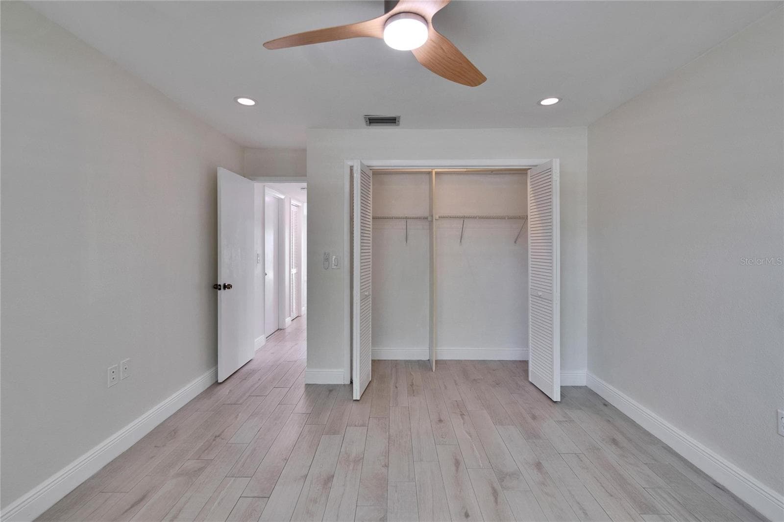 Guest Bedroom w/Built in Closet - 370 S WOODLANDS DR, OLDSMAR