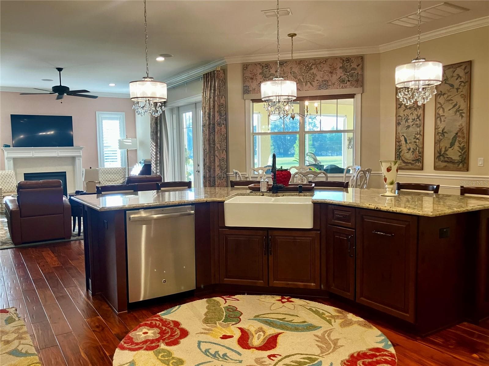 Kitchen island with view of the pond - 3709 GALLAGHER RD, PLANT CITY