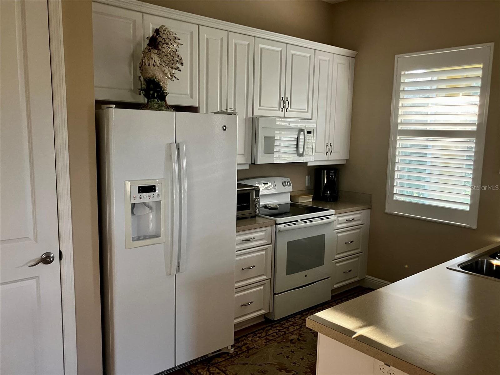 Cottage kitchen - 3709 GALLAGHER RD, PLANT CITY