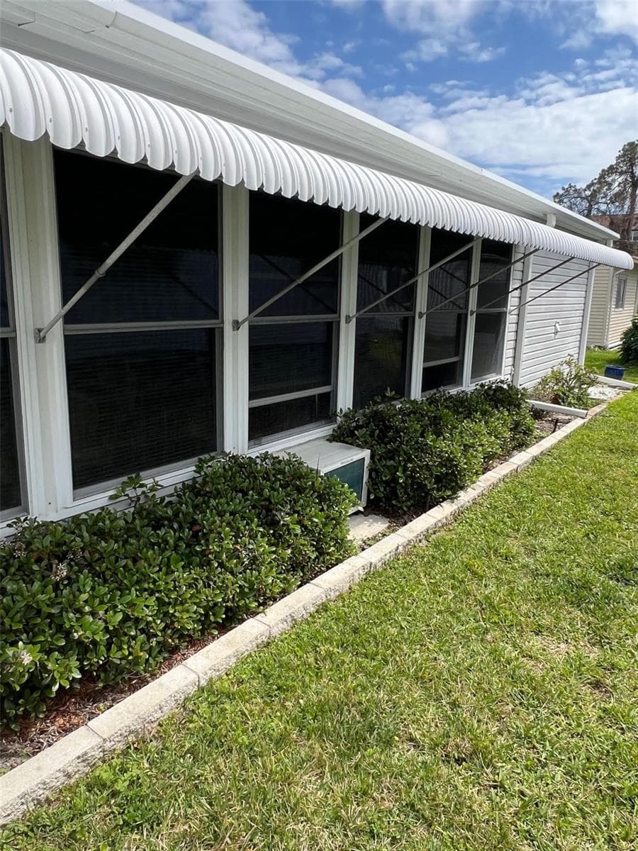 Manufactured Home at 709 SUGAR PALM ST, LARGO, photo 3 of 34