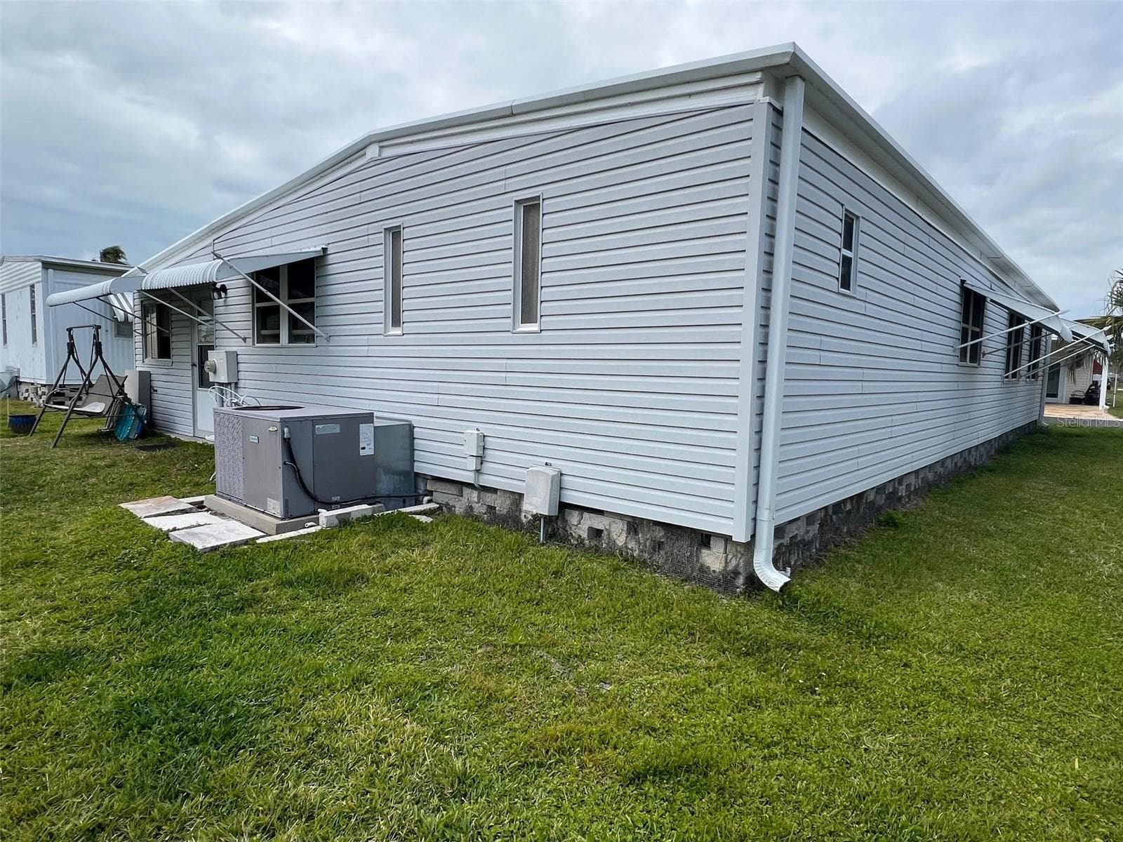 Manufactured Home at 709 SUGAR PALM ST, LARGO, photo 5 of 34