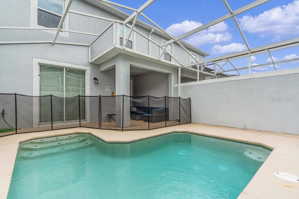 Private screened in pool - 1148 KINGSBARN ST, DAVENPORT