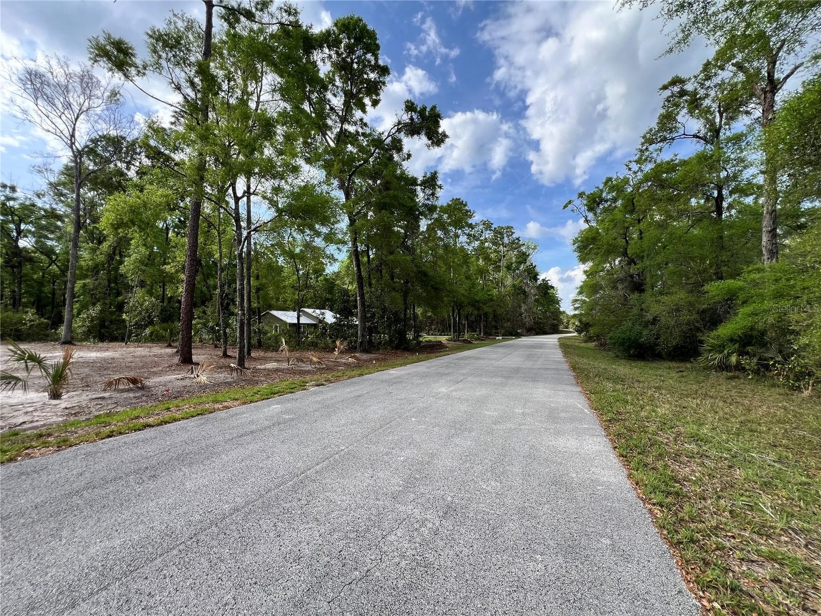 Looking toward the neighborhood area - NW 74TH CT #112, CHIEFLAND
