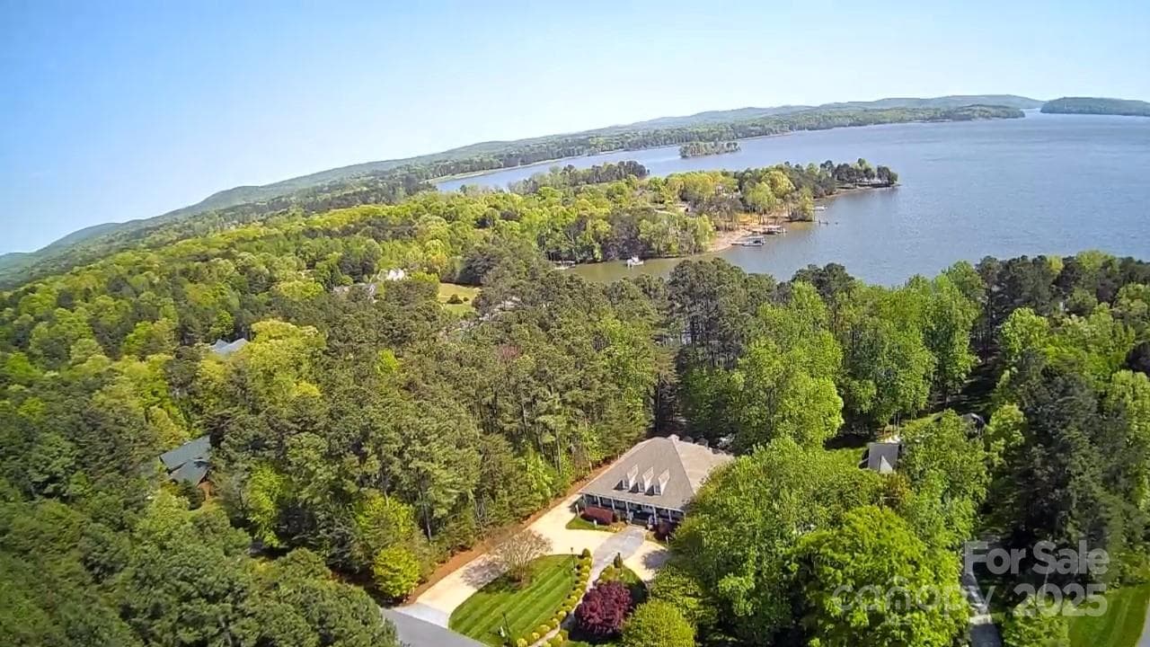 Heron Bay Clubhouse within easy walking distance. - 133 Badin View Drive, Badin Lake