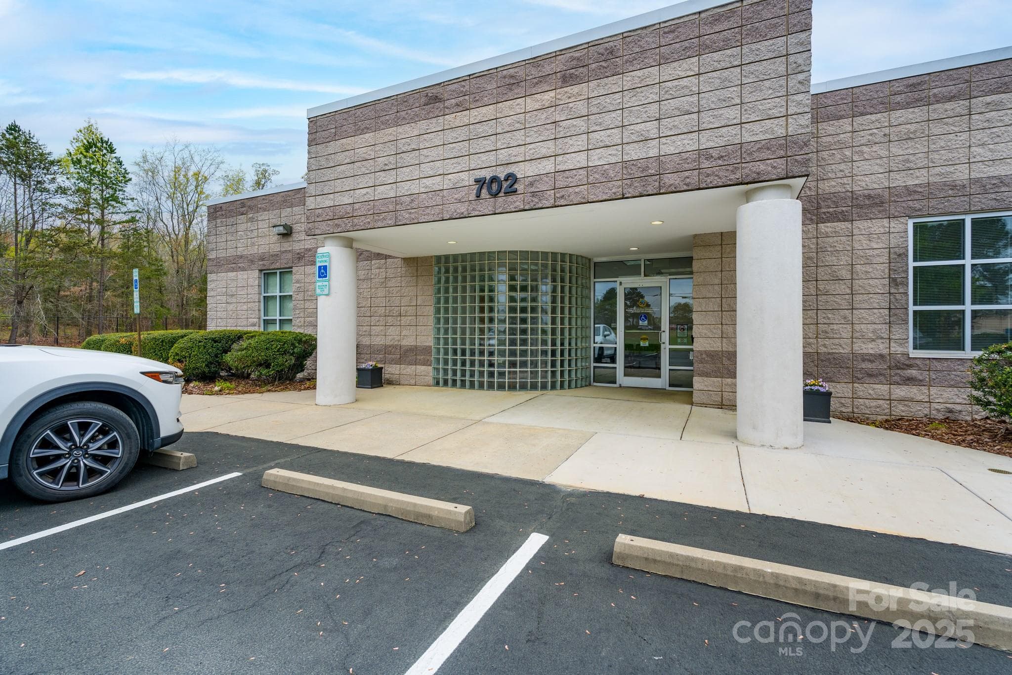 Medical at 702 Henson Street, Albemarle, photo 3 of 34