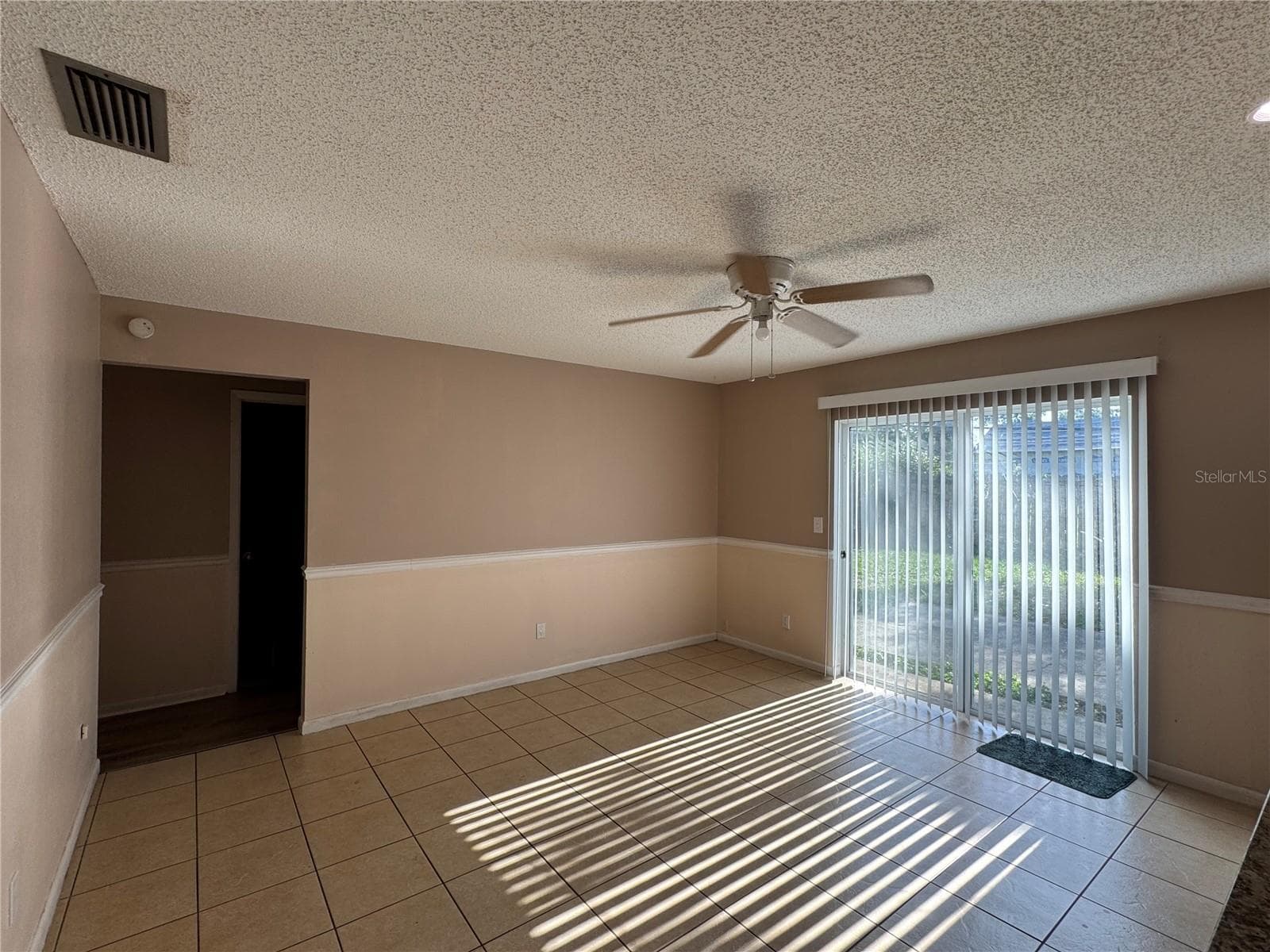 Single Family Residence at 1703 N TAYLOR RD, BRANDON, photo 23 of 32