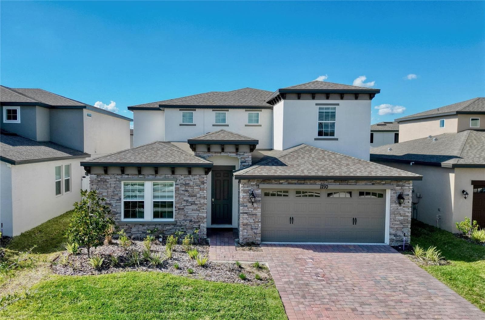 1210 LONE PALM WAY