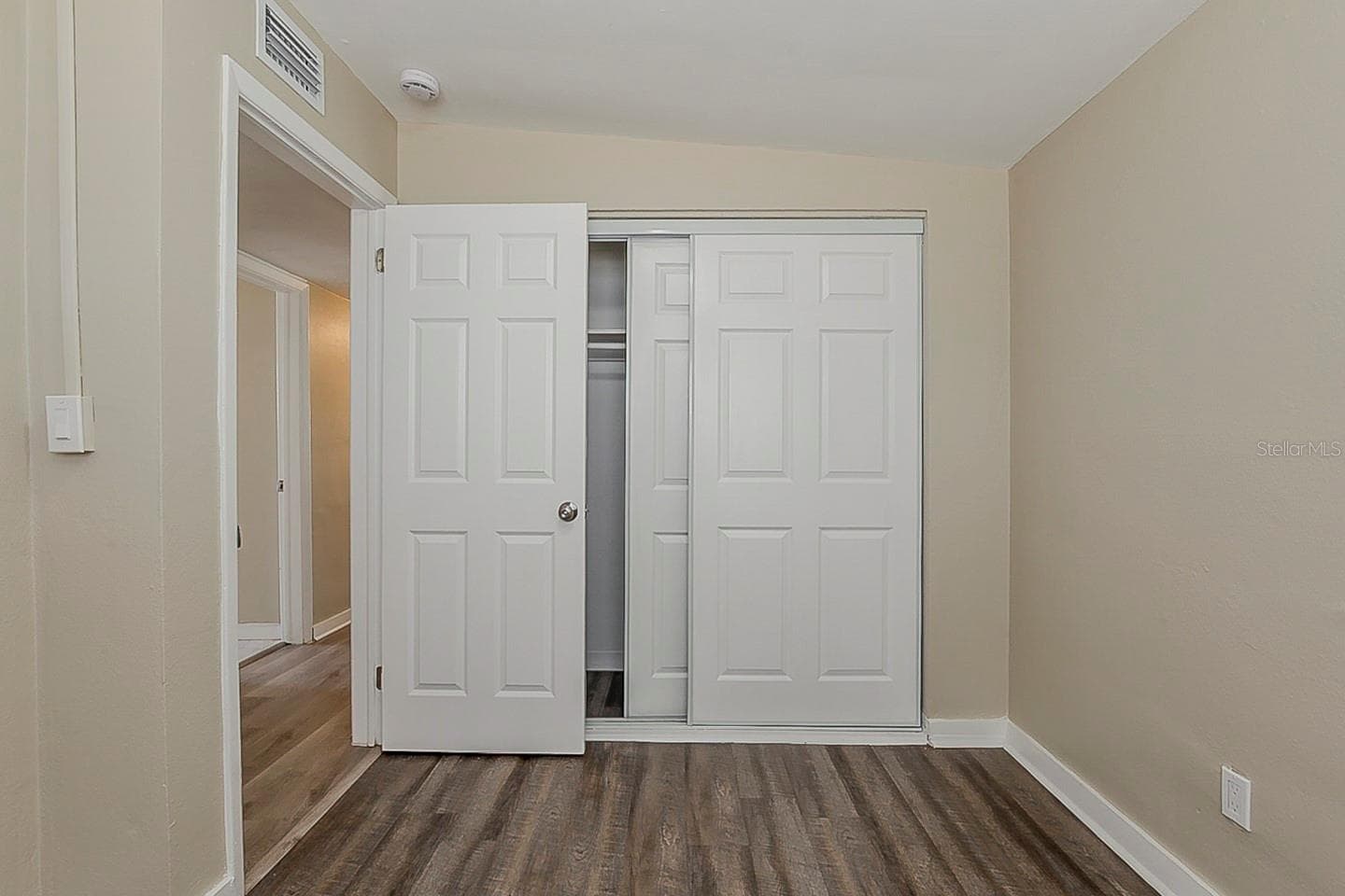 Single Family Residence at 4010 EMERSON AVE S, ST PETERSBURG, photo 15 of 23