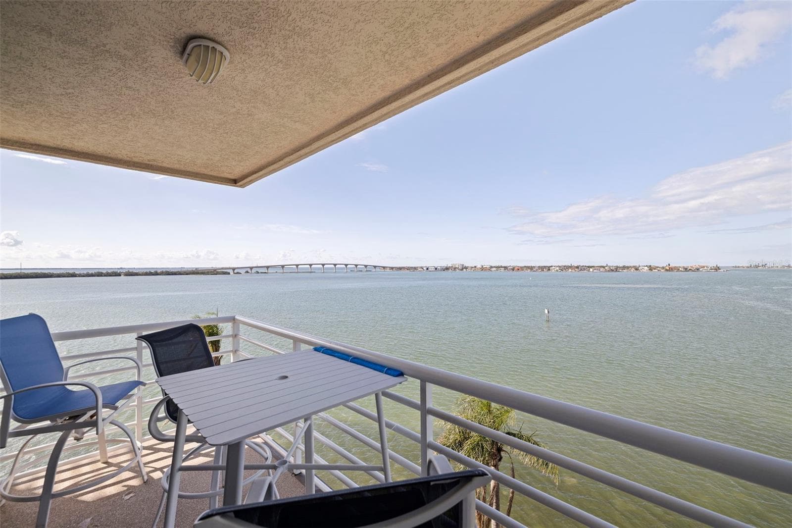 Condominium at 6105 BAHIA DEL MAR CIR #683, ST PETERSBURG, photo 4 of 38
