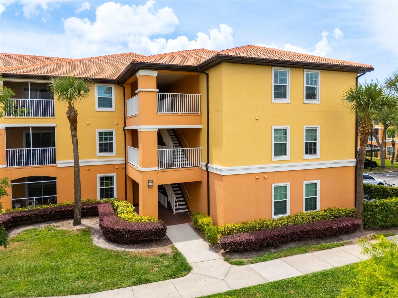 5447 VINELAND RD #1308