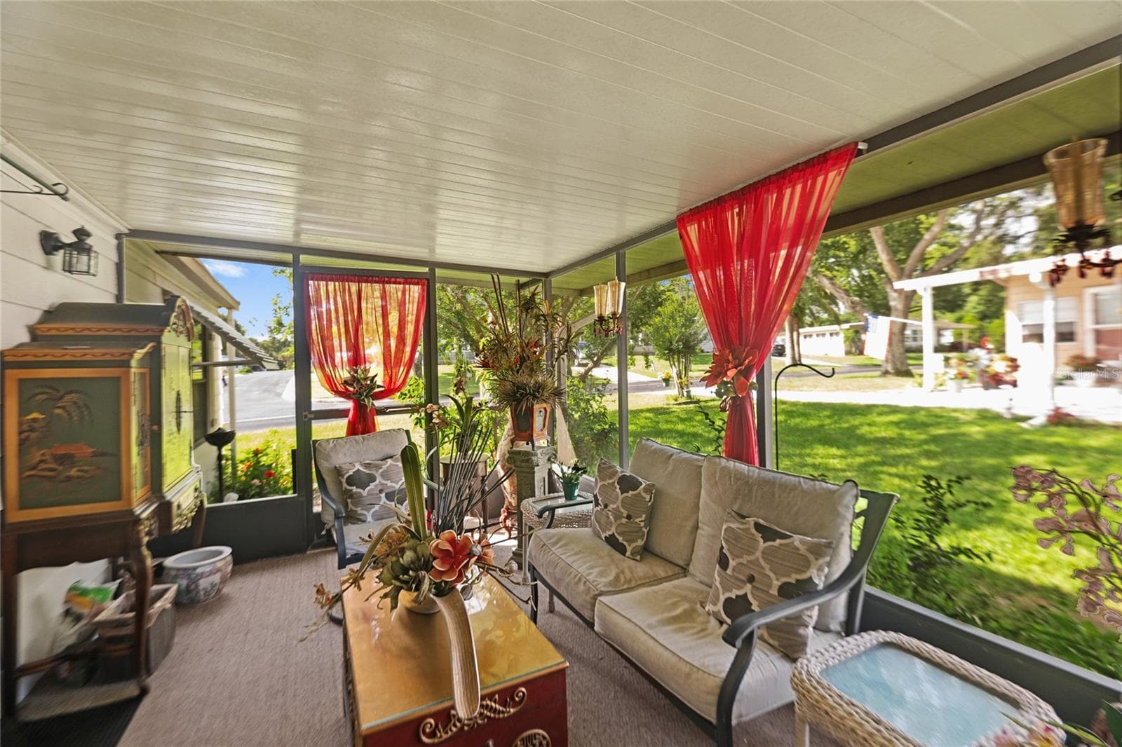 Lanai is just off the living room - 2002 S CITRUS CIR #1728, ZELLWOOD