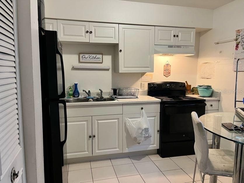 Condominium at 5885 DAHLIA DR #24, ORLANDO, photo 2 of 4