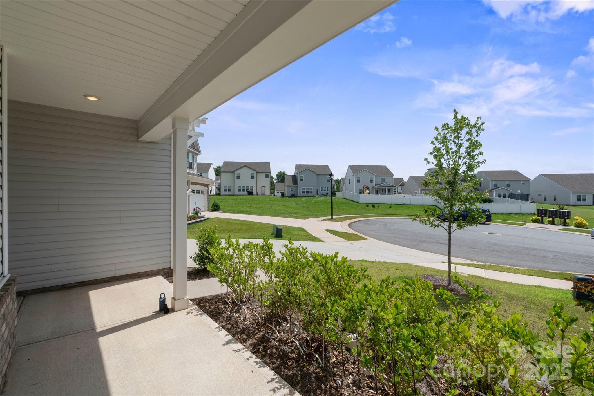 Single Family Residence at 117 Carmine Court, Troutman, photo 6 of 48
