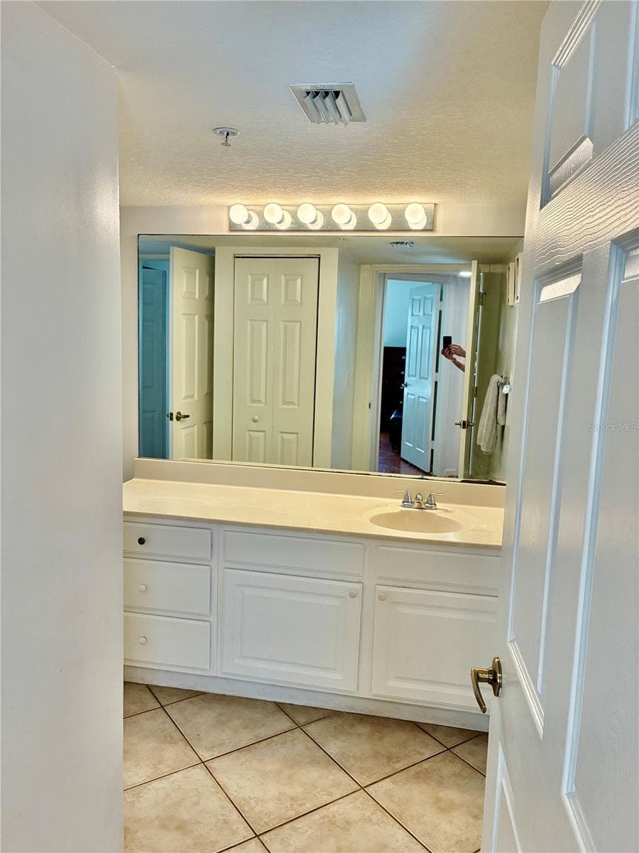 Condo - Hotel at 4149 RESIDENCE DR #801, FORT MYERS, photo 6 of 16