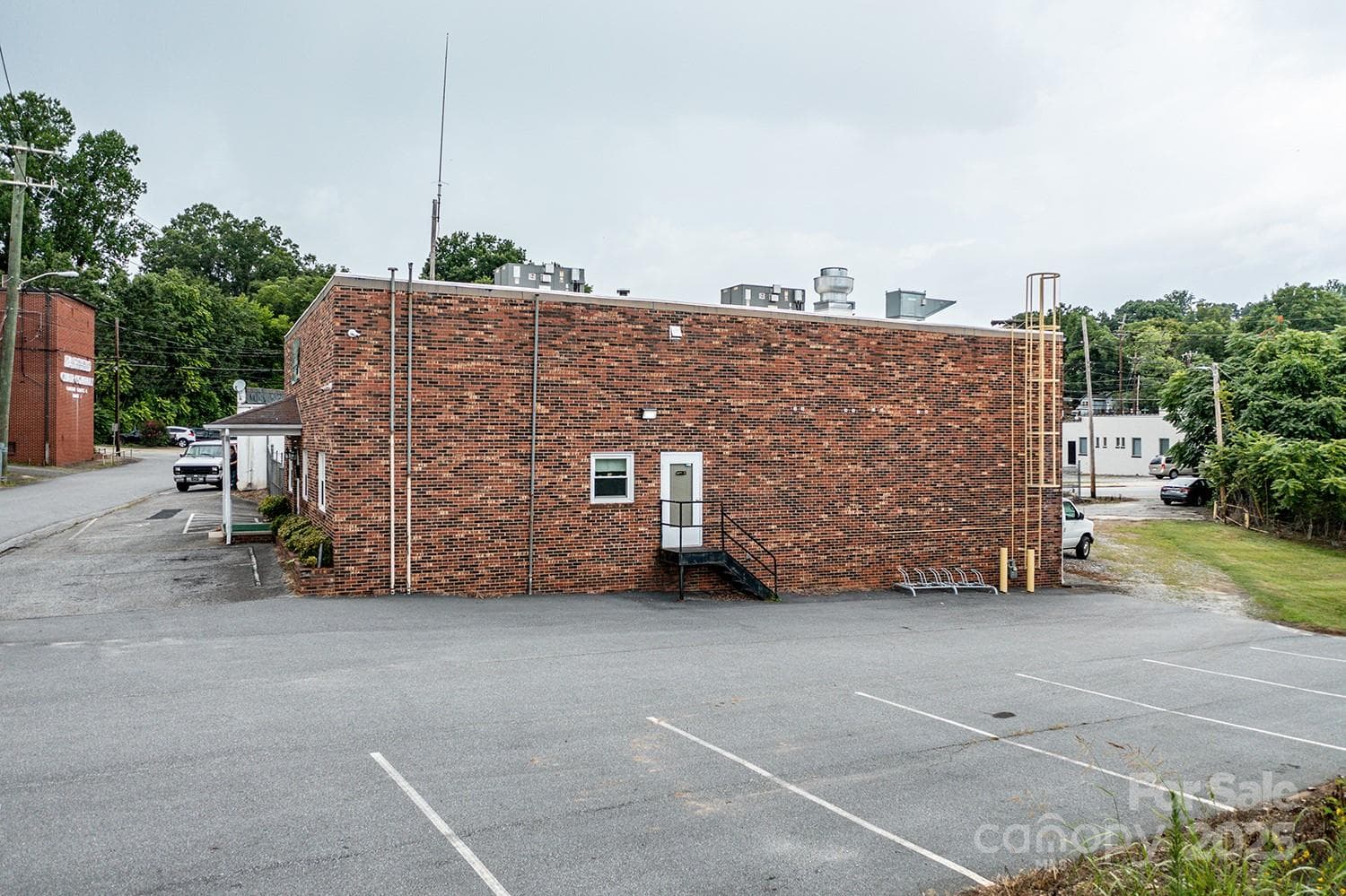 Food/Beverage at 107 Light Street, Lenoir, photo 10 of 35