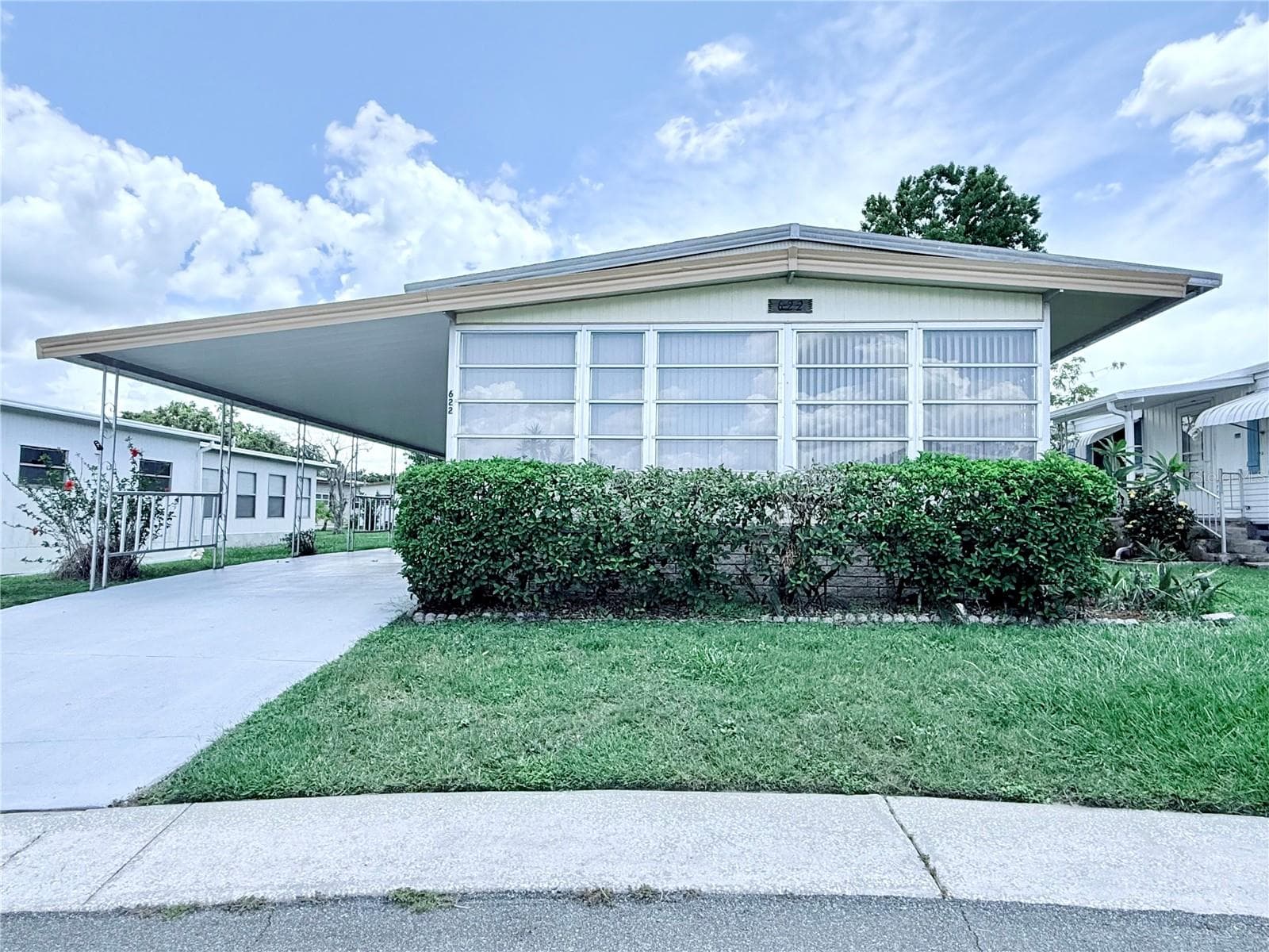 622 ELIZABETH LN