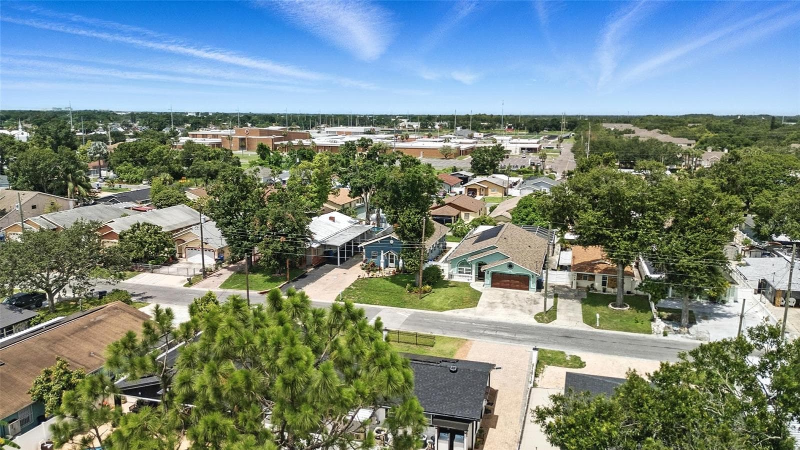 Single Family Residence at 7012 N HUBERT AVE, TAMPA, photo 12 of 33