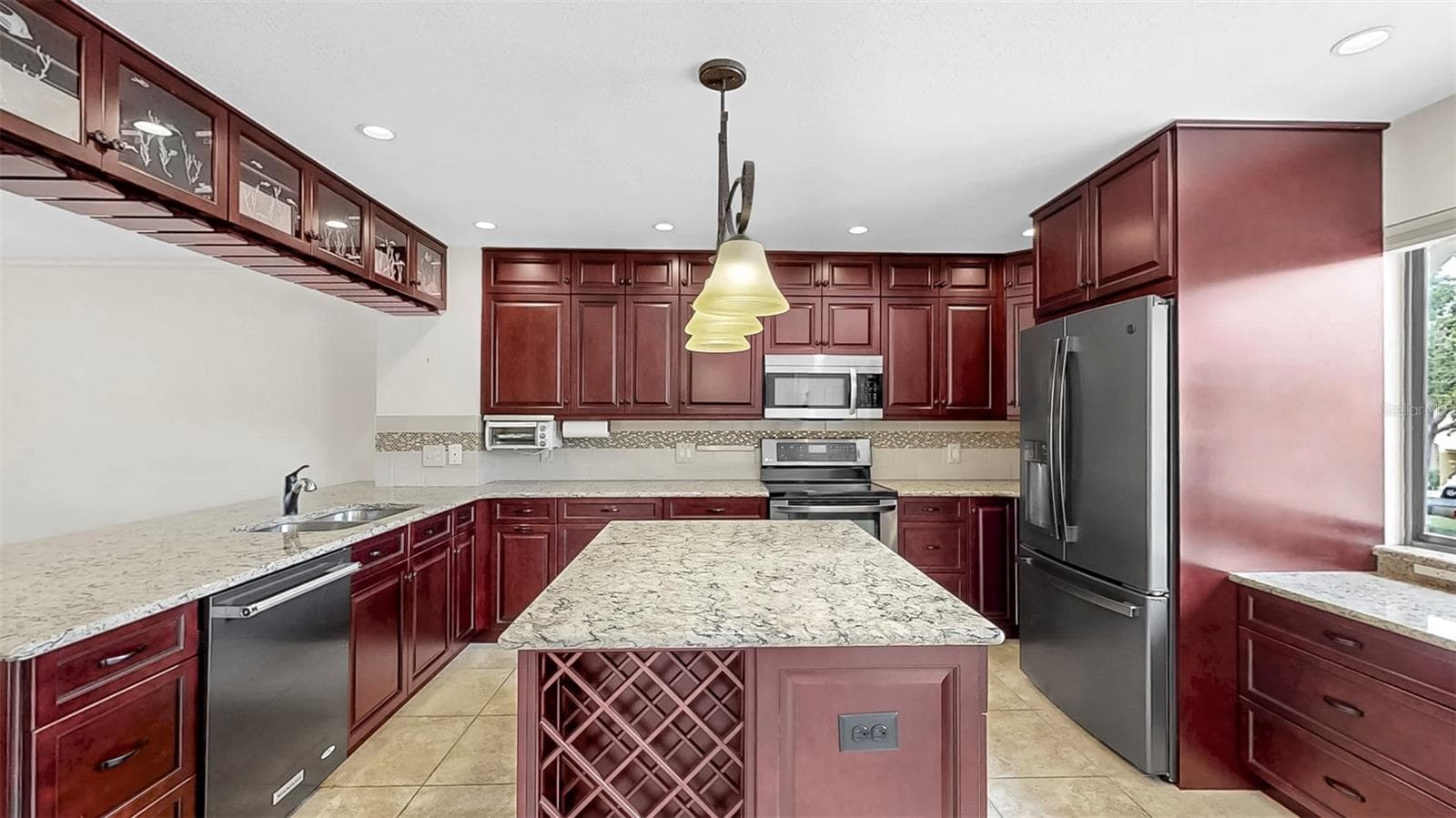 Kitchen - 459 HAVEN POINT DR, TREASURE ISLAND
