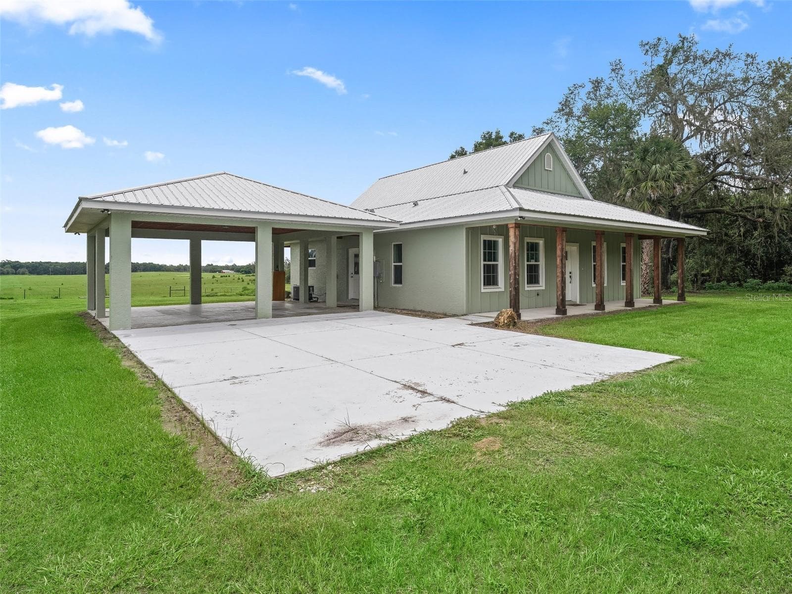 Single Family Residence at 8567 CR 635, BUSHNELL, photo 6 of 47