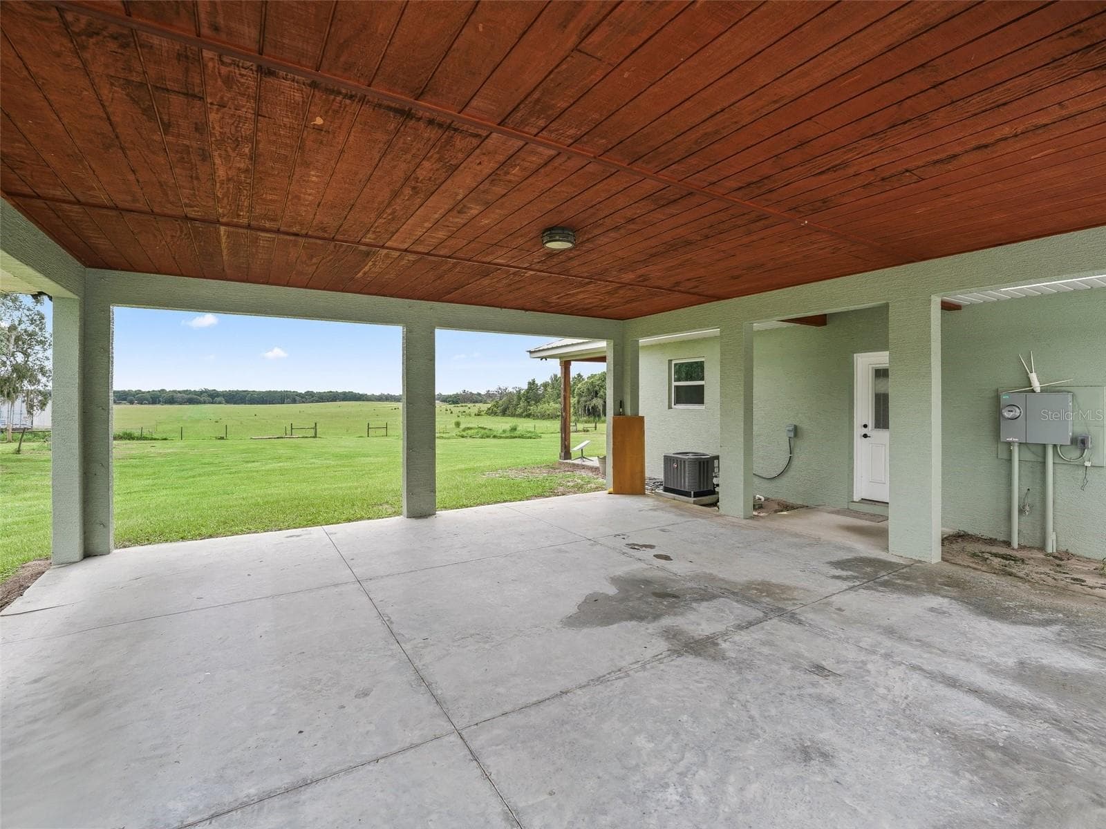 Single Family Residence at 8567 CR 635, BUSHNELL, photo 7 of 47