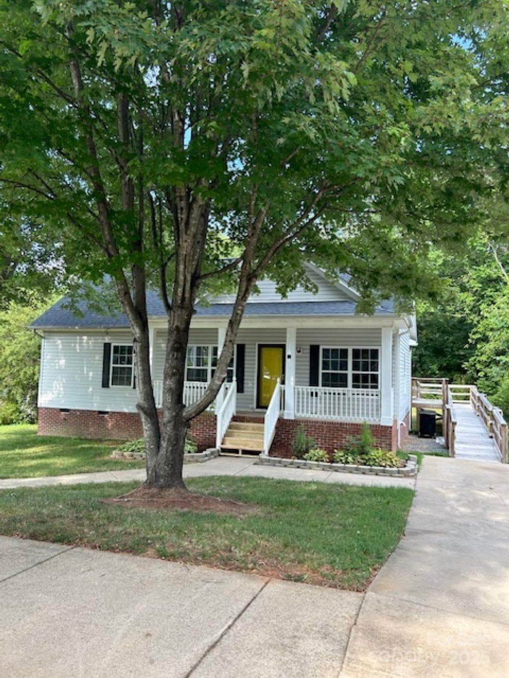 Single Family Residence at Mooresville, photo 2 of 11