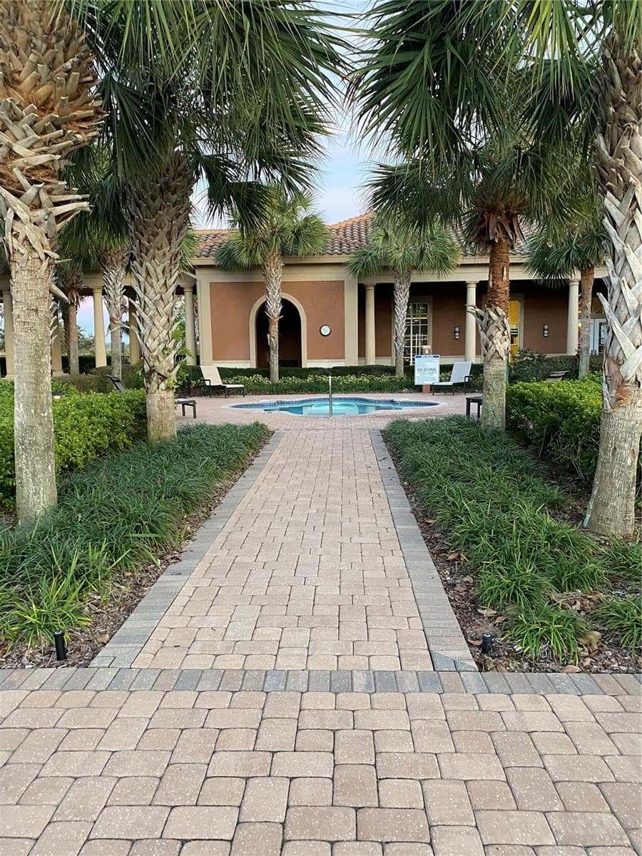 Clubhouse outdoor hottub - 119 CRESCENT MOON DR, GROVELAND