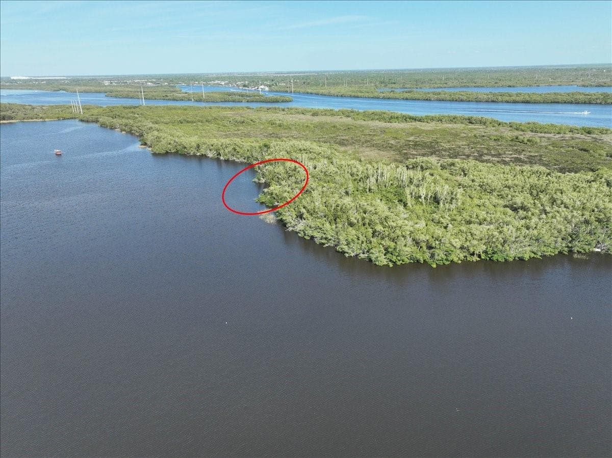 LOT LINES ARE APPROXIMATE - 2285 DELAN DR, PUNTA GORDA