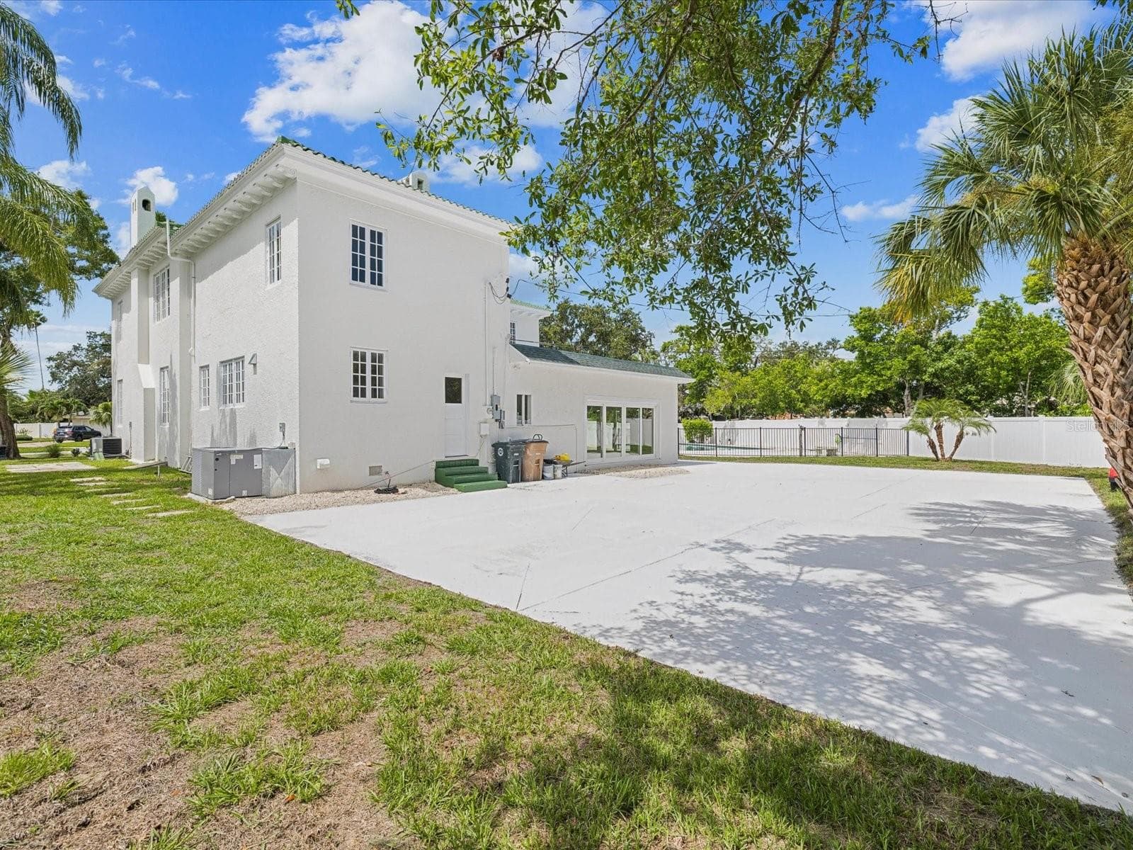 Single Family Residence at 456 GARDENIA ST, BELLEAIR, photo 46 of 62