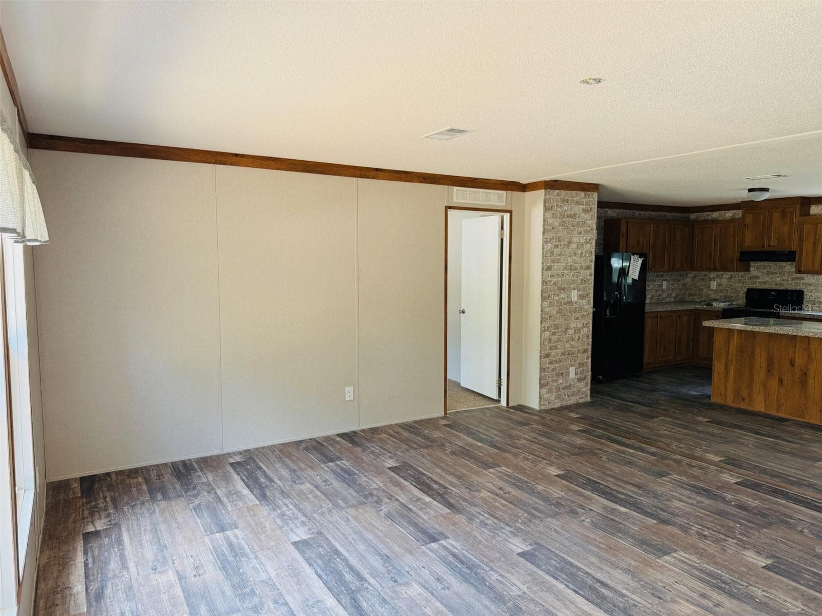 Manufactured Home at 7180 HWY 90, LIVE OAK, photo 6 of 8