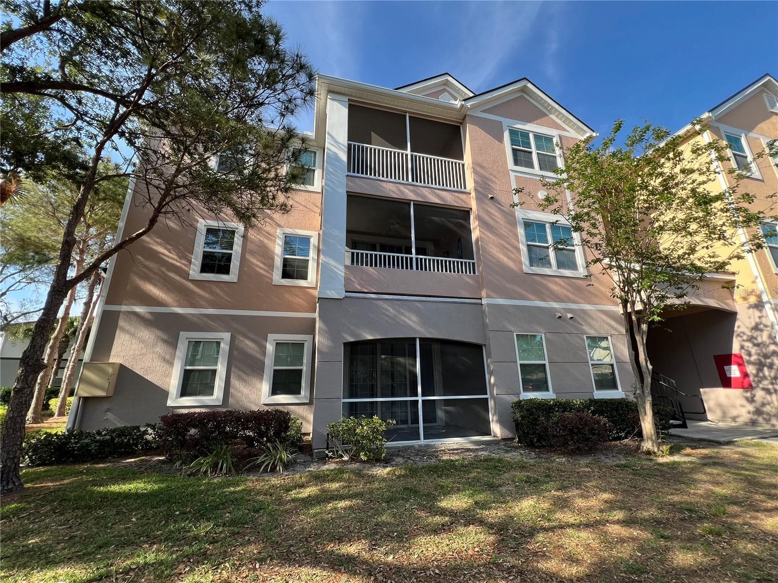 6685 QUEENS BOROUGH AVE #101