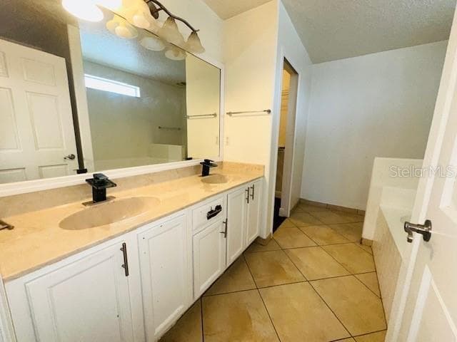 Master Bathroom - 639 MESILLA DR, KISSIMMEE