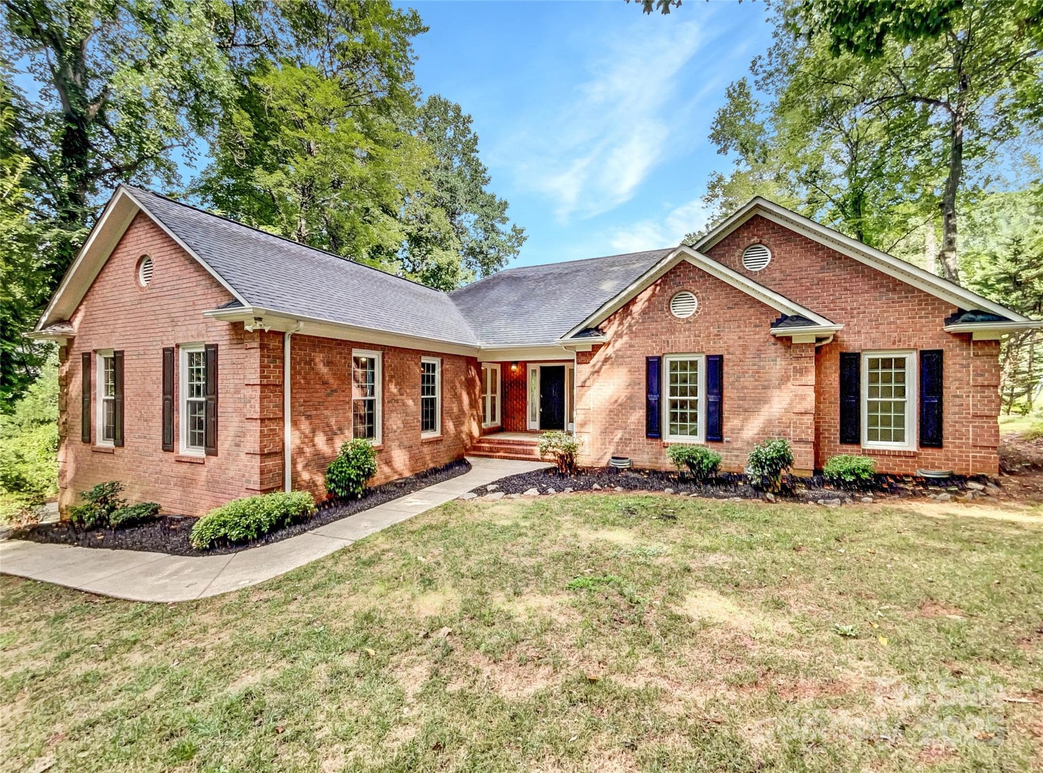 Single Family Residence at Matthews, photo 2 of 24