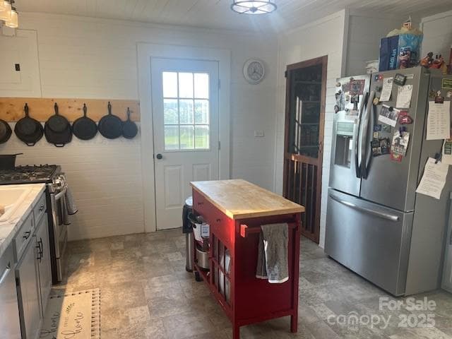 Kitchen with walk in pantry - 3513 Gilboa Road, Marshville