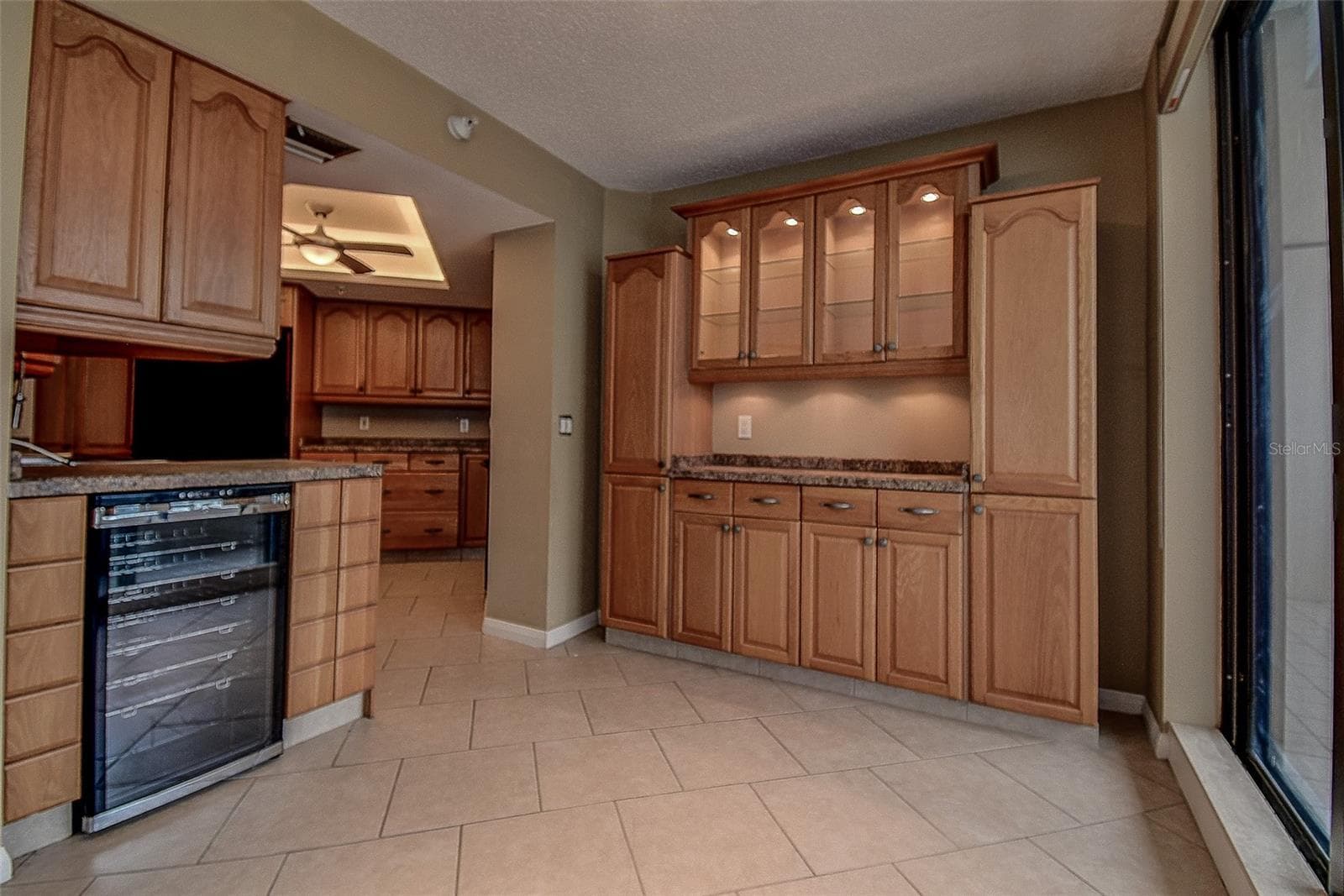 Condominium at 5940 PELICAN BAY PLZ S #406, GULFPORT, photo 7 of 39