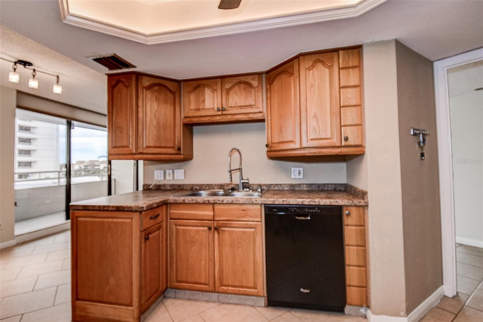 Condominium at 5940 PELICAN BAY PLZ S #406, GULFPORT, photo 11 of 39
