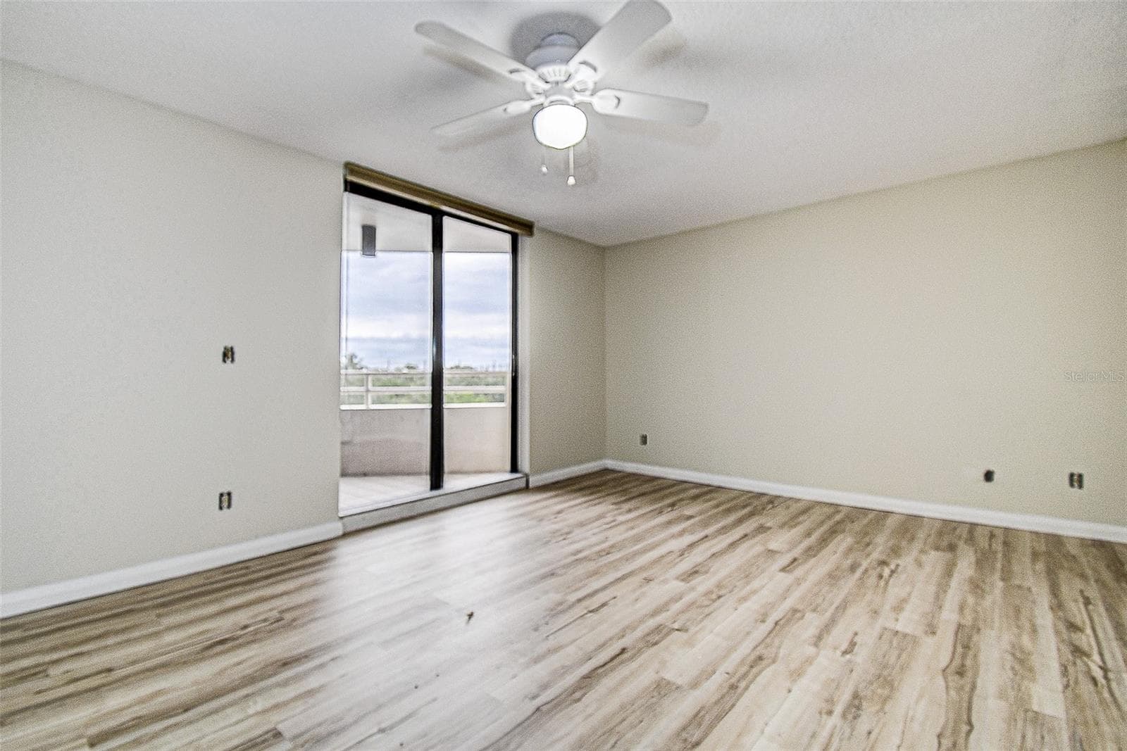 Condominium at 5940 PELICAN BAY PLZ S #406, GULFPORT, photo 13 of 39