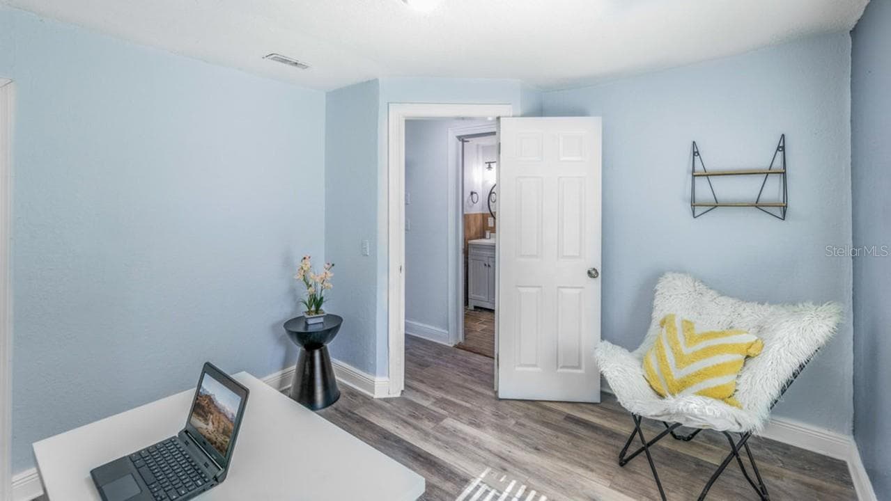 Single Family Residence at 7508 CAROLYN AVE, ORLANDO, photo 10 of 26