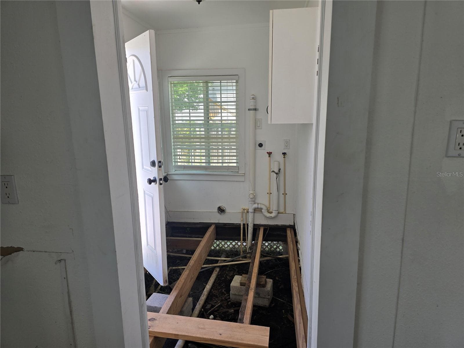 Single Family Residence at 1327 GEORGIA AVE, DUNEDIN, photo 10 of 27