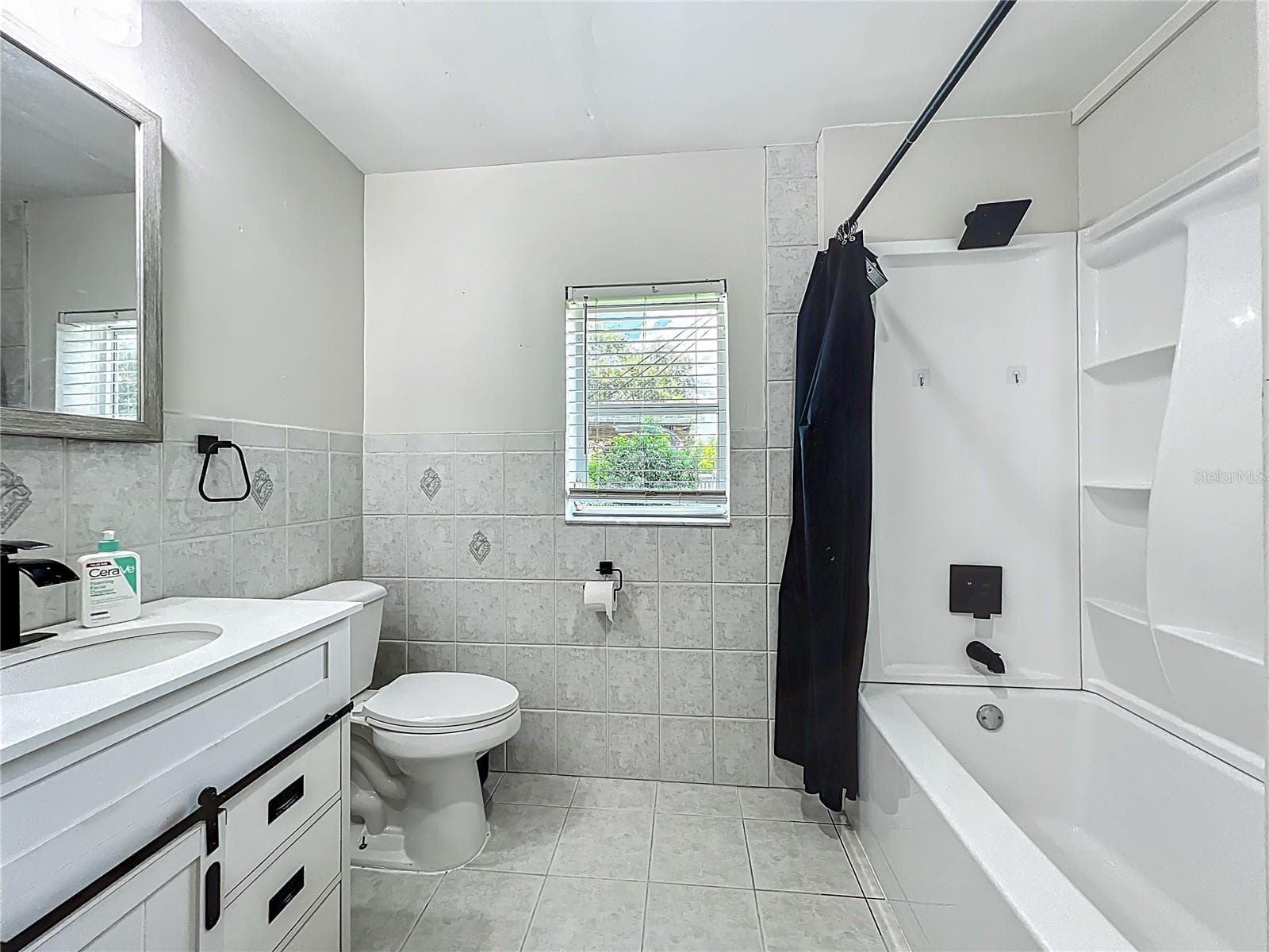 Batthrom - 2542 S PALMETTO AVE, SANFORD