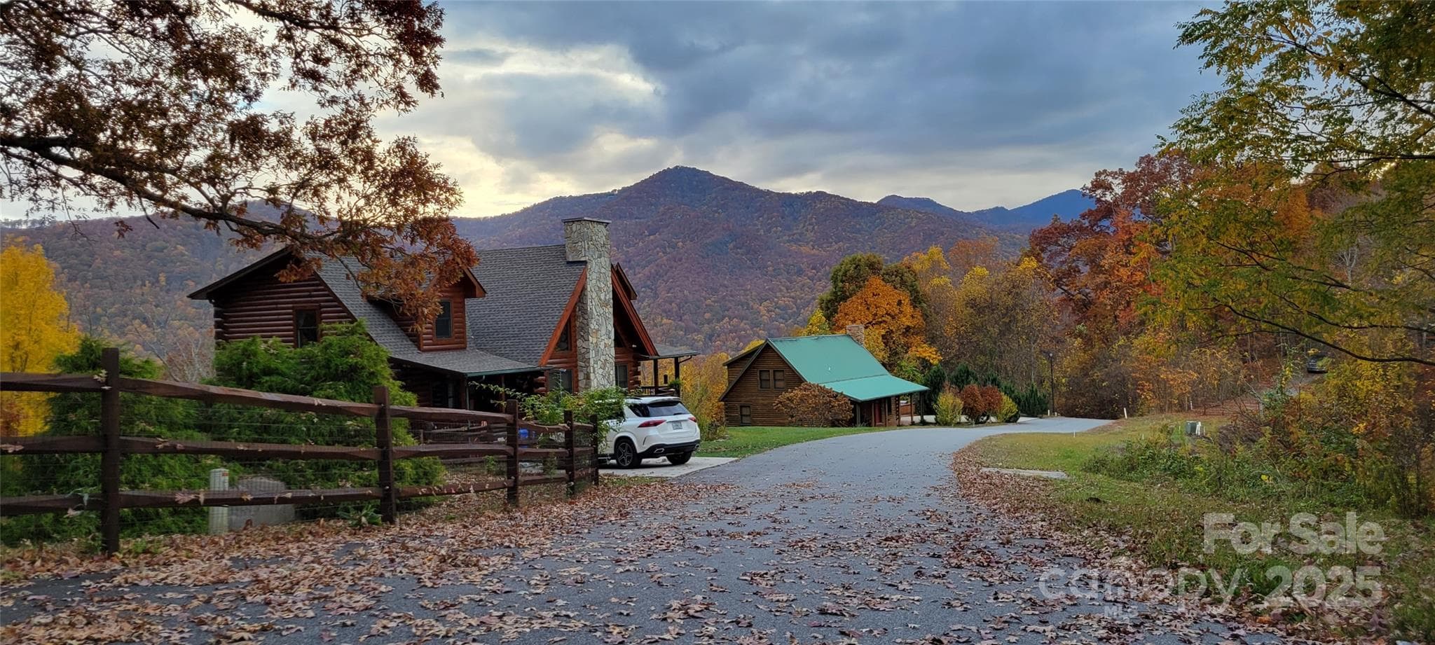 Homes near entry of Rons Ridge - Waynesville