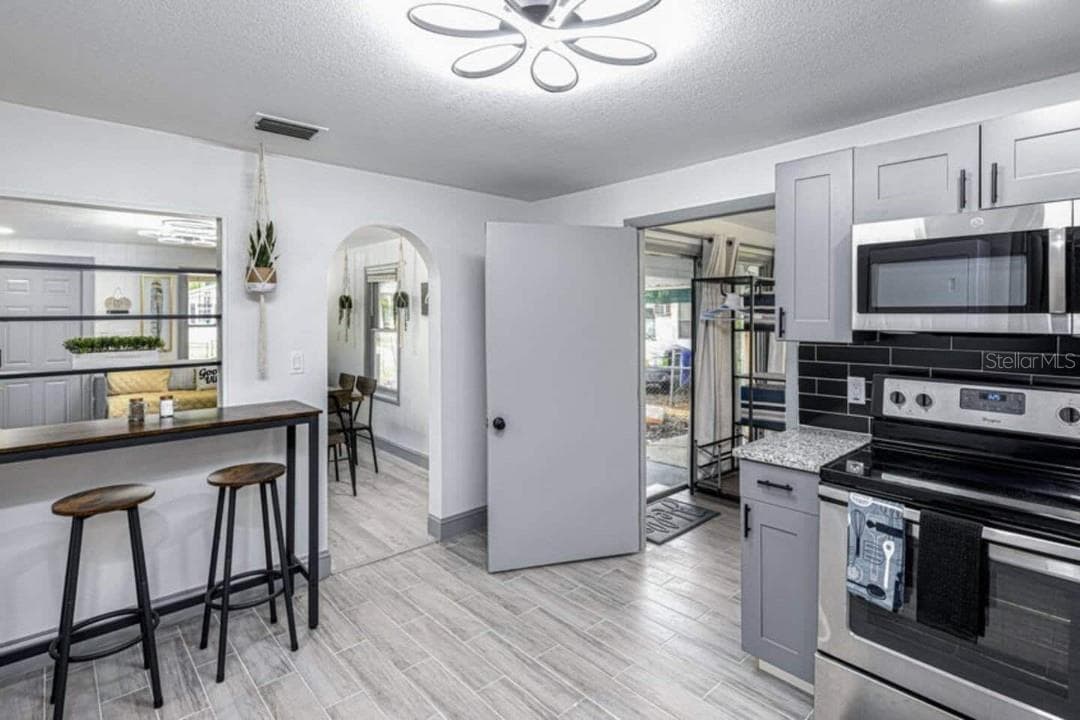 Single Family Residence at 7524 MARIETTA ST, ORLANDO, photo 6 of 33