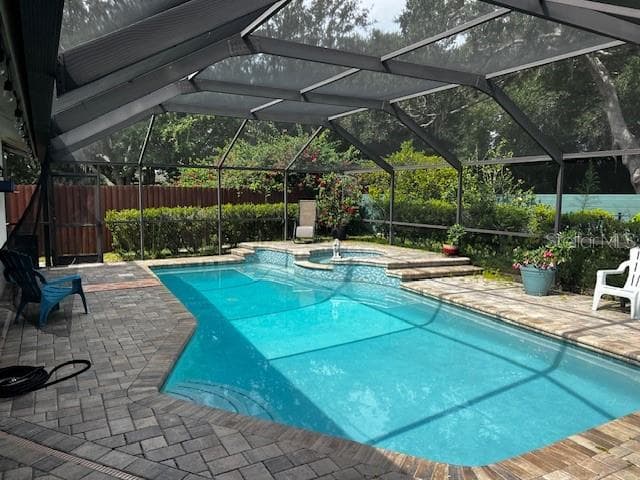 Single Family Residence at 18330 CYPRESS VIEW WAY, TAMPA, photo 2 of 12